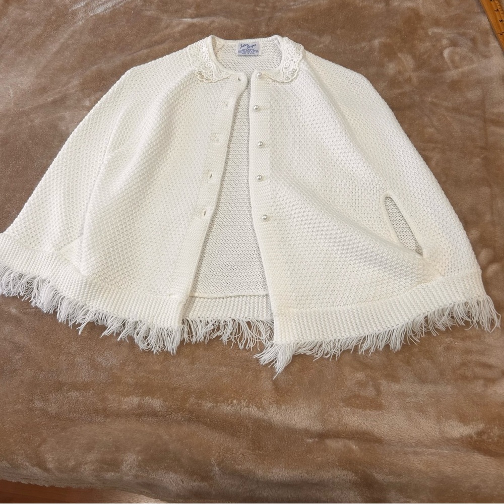Vintage cape little girls crochet white size 5 see measurements poncho fringe - Picture 11 of 13